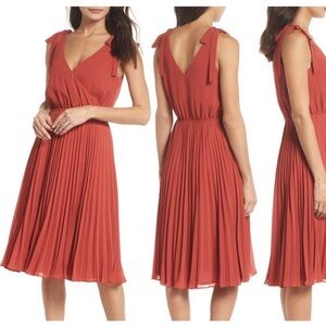 Ali & Jay pleated dress sz L